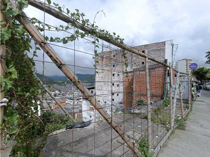 Lote en venta en Avenida Santander, Manizales, 750 m² · foto 4 de 7