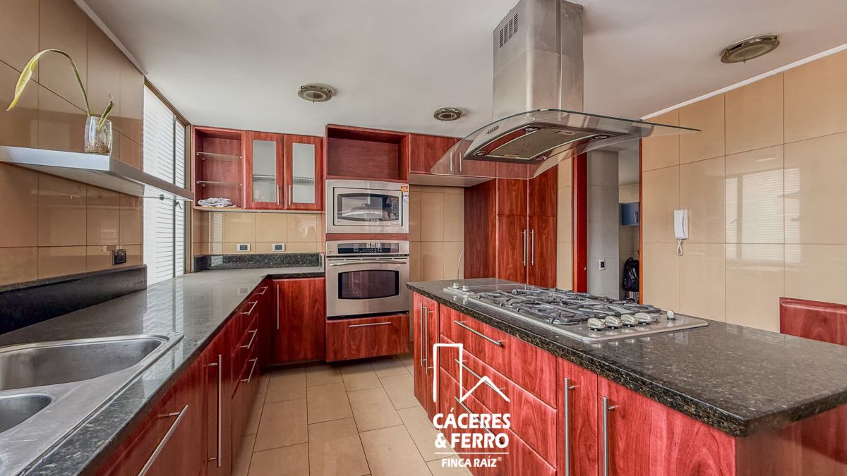 Apartamento en venta en Santa Barbara, Bogotá · foto 6 de 23