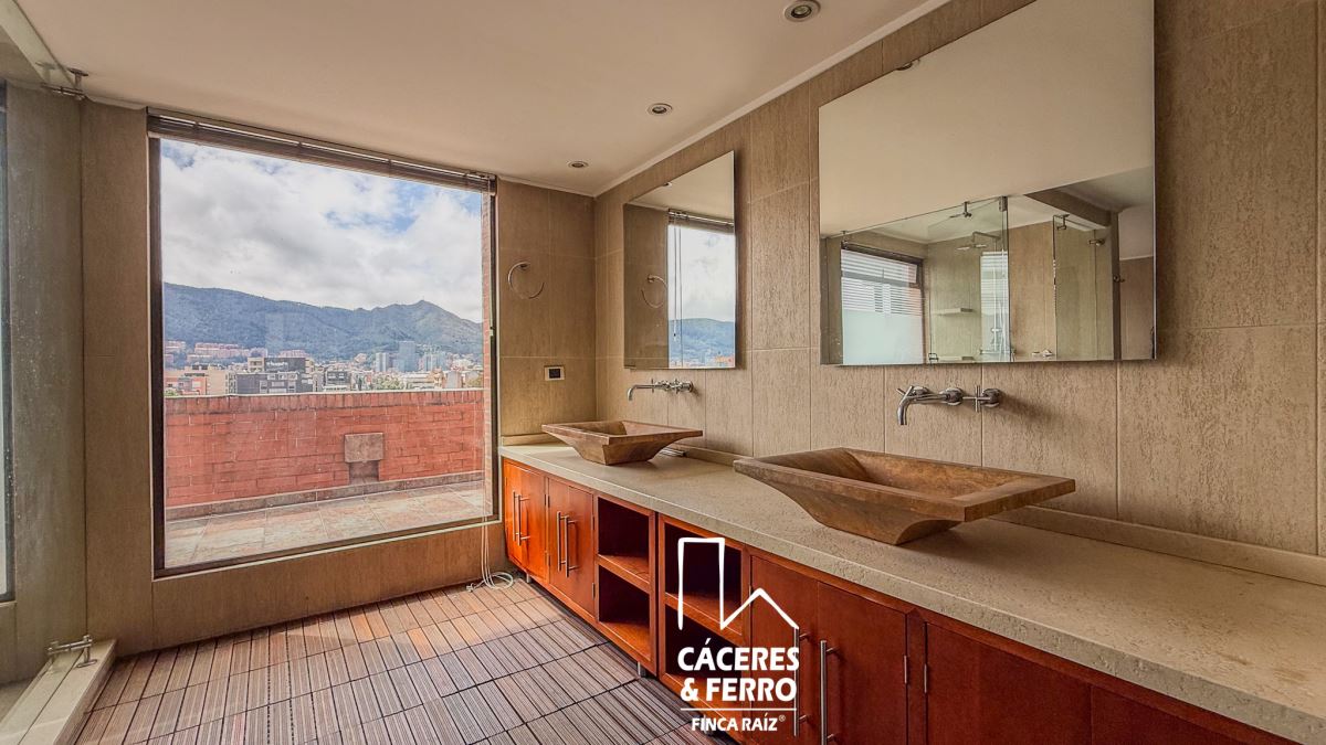 Apartamento en venta en Santa Barbara, Bogotá · foto 20 de 23