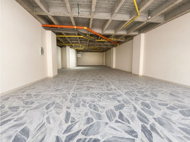 Local en arriendo en Camino Verde, Envigado, 150 m² · foto 2 de 3