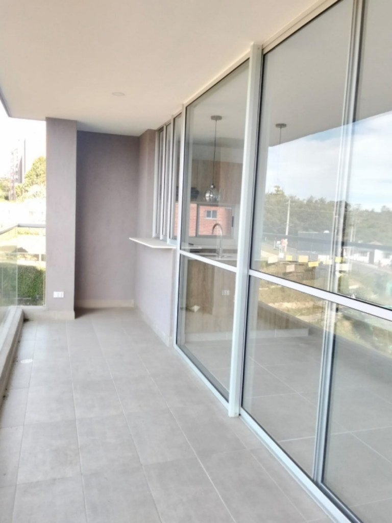 Apartamento en arriendo en Centro, Rionegro · foto 3 de 14