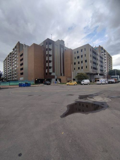 Apartamento de 3 alcobas en venta en Bosque De Modelia, Bogotá, 68 m² · foto 2 de 24
