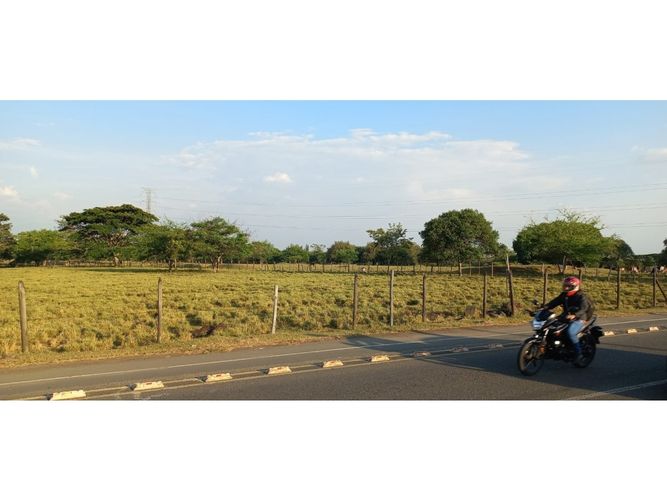 Lote en venta en Pance, Cali, 33336 m² · foto 7 de 8