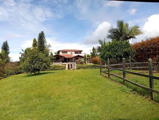 Finca en arriendo en Guarne, 405 m² · foto 2 de 24