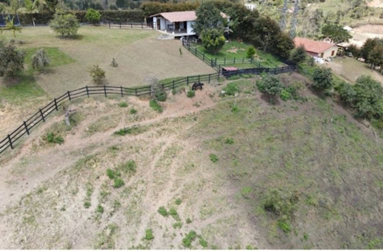 Finca en arriendo en Guarne, 405 m² · foto 3 de 24
