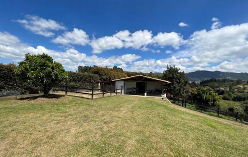 Finca en arriendo en Guarne, 405 m² · foto 8 de 24