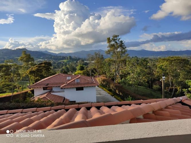 Finca en arriendo en Cabeceras De Llanogrande, Rionegro, 300 m² · foto 2 de 24