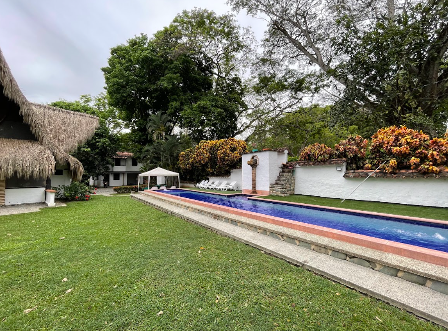 6BR Country House in El espinal (2000 m²) for Sale