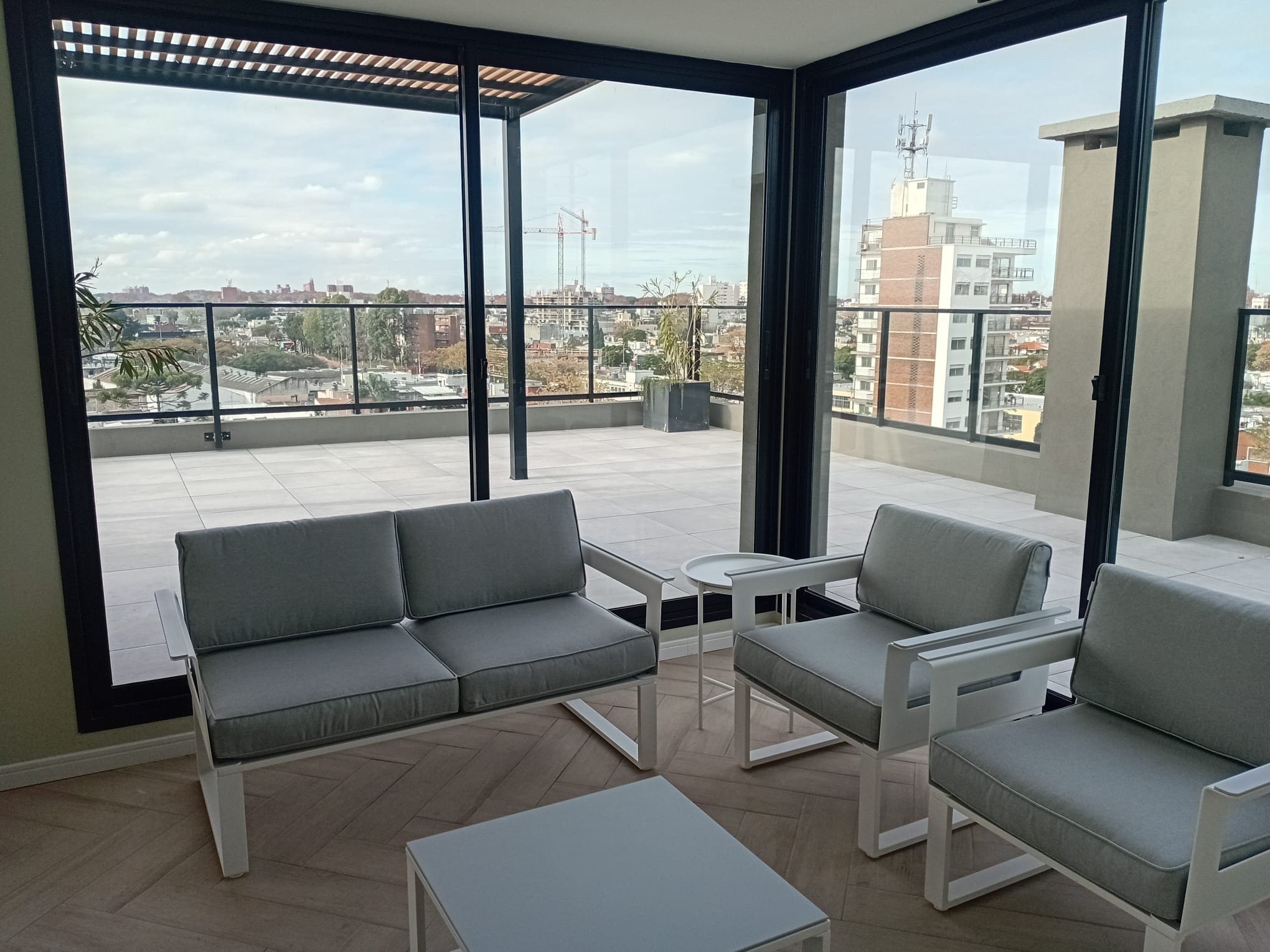 MODERNISIMO APARTAMENTO DE 1 DORMITORIO SOBRE LUIS A. DE HERRERA