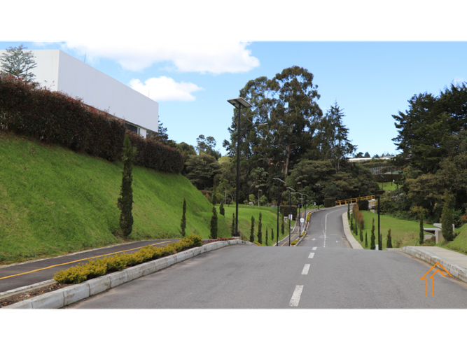 Casa de 7 alcobas en venta en Las Palmas, Envigado, 468 m² · foto 8 de 10