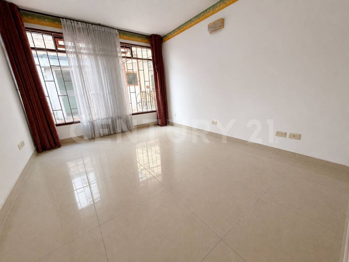 Casa en venta en Niza, Bogotá · foto 4 de 12