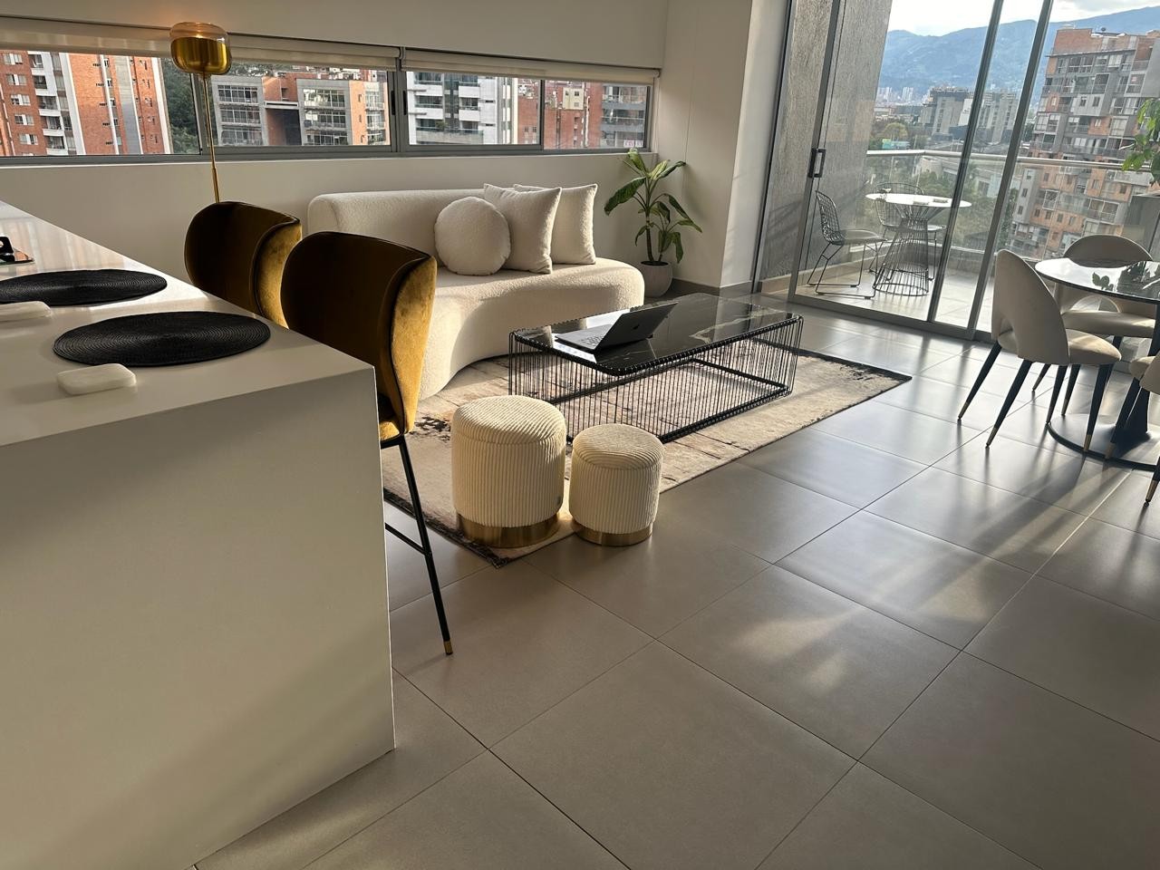 Apartamento en arriendo en El Poblado, Medellín · foto 4 de 15