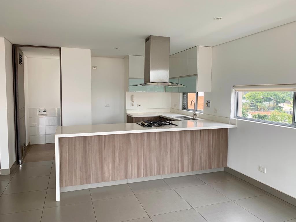 Apartamento en arriendo en El Poblado, Medellín · foto 6 de 15
