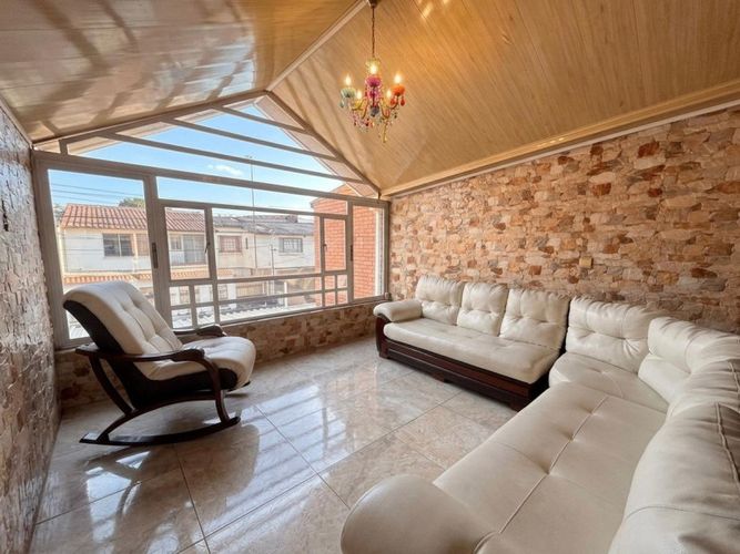 Casa de 4 alcobas en venta en Villa Luz, Bogotá, 200 m² · foto 9 de 20