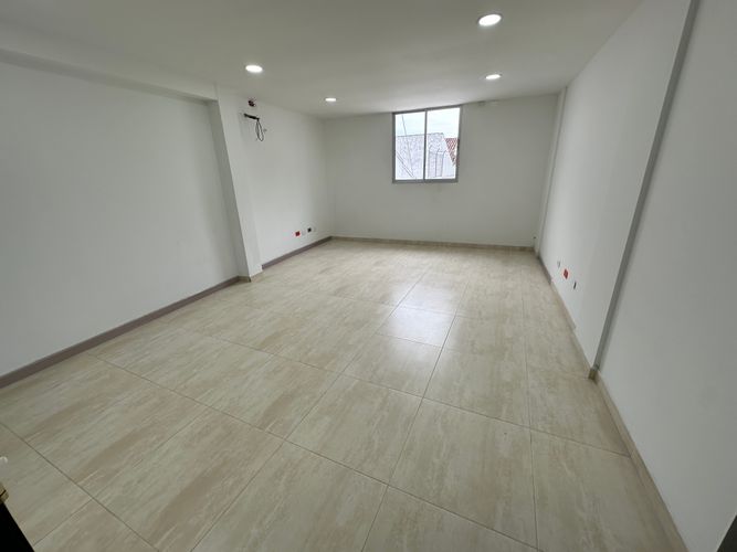 Edificio en arriendo en Ciudad Jardin, Cali, 480 m² · foto 16 de 22