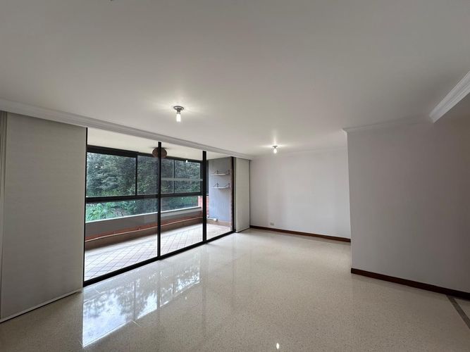 Apartamento de 4 alcobas en arriendo en El Poblado, Medellín, 116 m² · foto 3 de 20