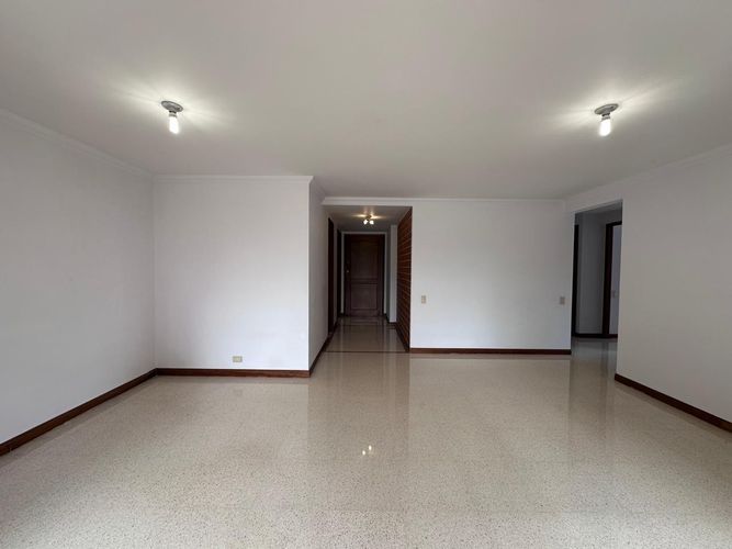 Apartamento de 4 alcobas en arriendo en El Poblado, Medellín, 116 m² · foto 8 de 20
