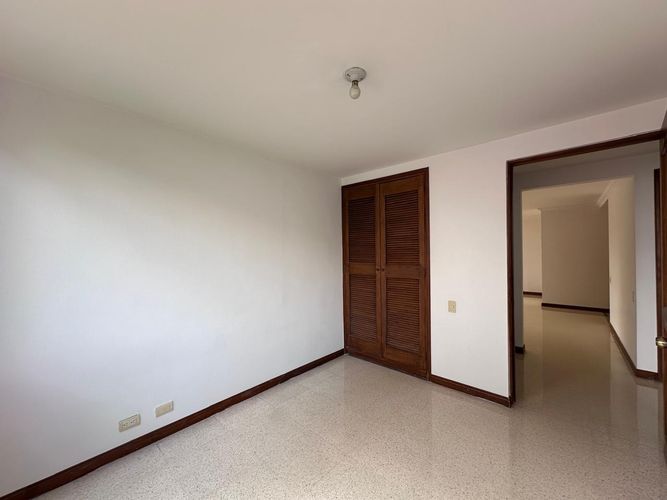 Apartamento de 4 alcobas en arriendo en El Poblado, Medellín, 116 m² · foto 10 de 20