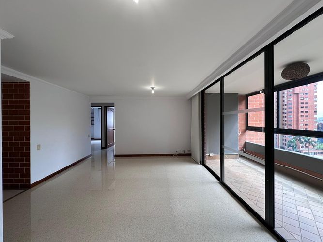Apartamento de 4 alcobas en arriendo en El Poblado, Medellín, 116 m² · foto 4 de 20