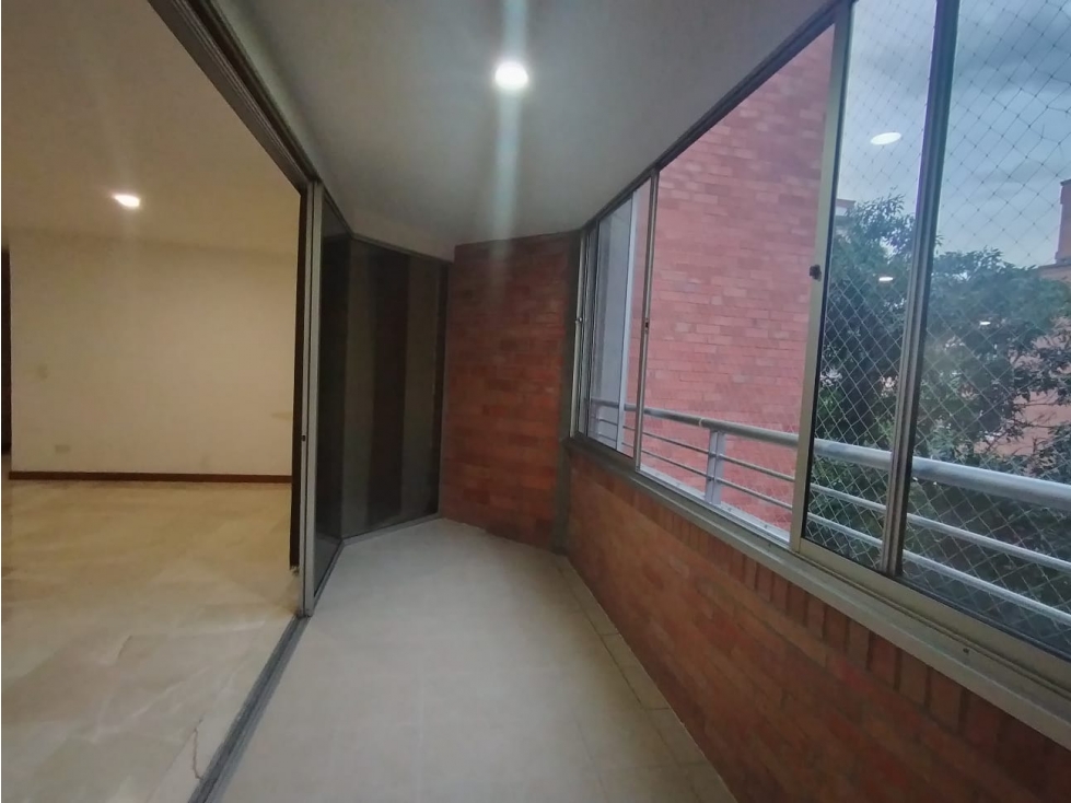 Apartamento en venta en Laureles, Medellín 2