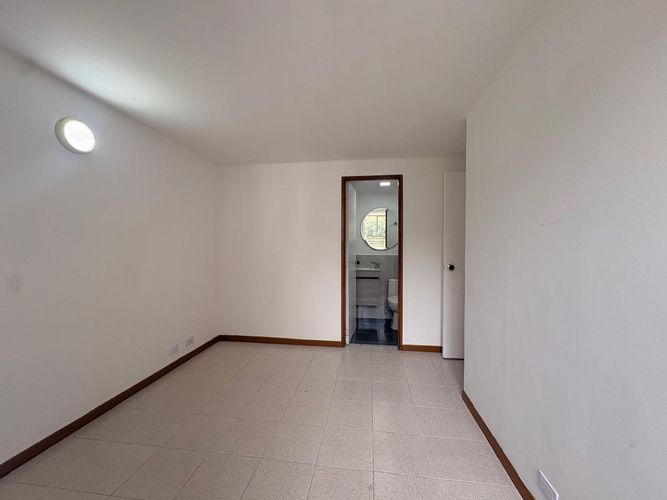 Apartamento de 2 alcobas en arriendo en El Poblado, Medellín, 62 m² · foto 8 de 12