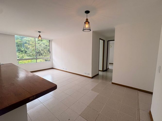 Apartamento de 2 alcobas en arriendo en El Poblado, Medellín, 62 m² · foto 2 de 12