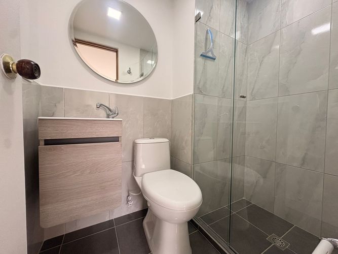 Apartamento de 2 alcobas en arriendo en El Poblado, Medellín, 62 m² · foto 10 de 12