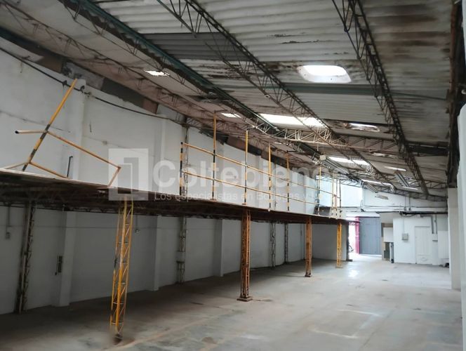 Bodega en venta en Trinidad, Medellín, 300 m² · foto 10 de 19