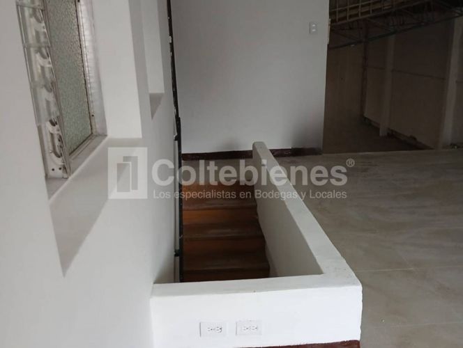 Bodega en venta en Trinidad, Medellín, 300 m² · foto 14 de 19