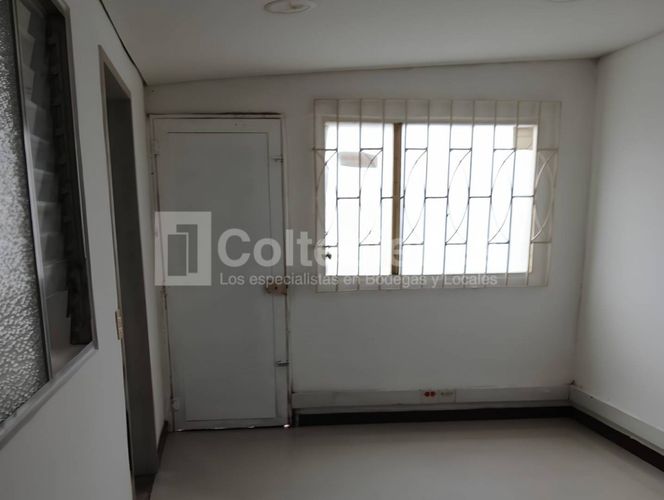 Bodega en venta en Trinidad, Medellín, 300 m² · foto 17 de 19
