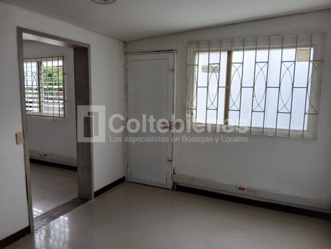 Bodega en venta en Trinidad, Medellín, 300 m² · foto 18 de 19