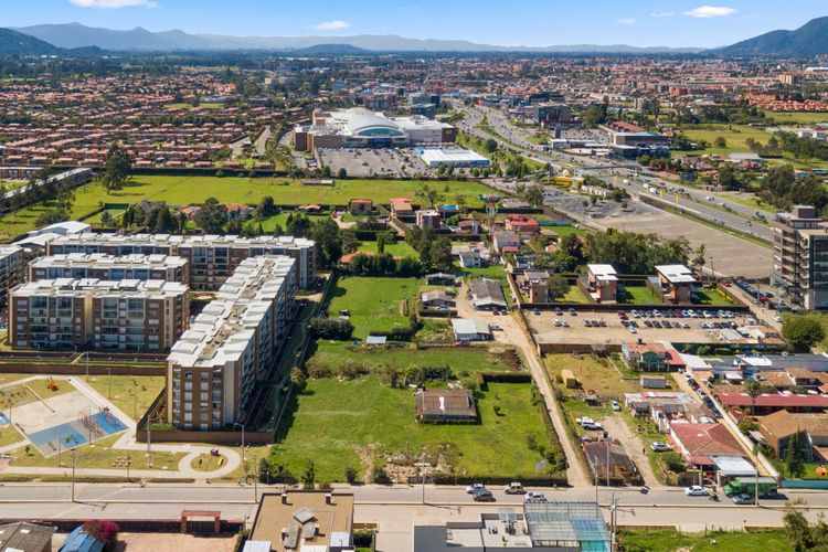 Lote en venta en Calahorra, Cajicá, 14 m² · foto 2 de 17