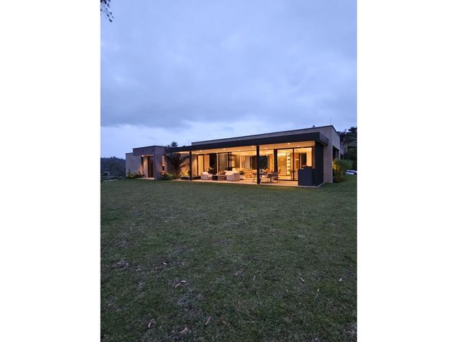 Casa de 3 alcobas en venta en Pantanillo, El Retiro, 385 m² · foto 2 de 24