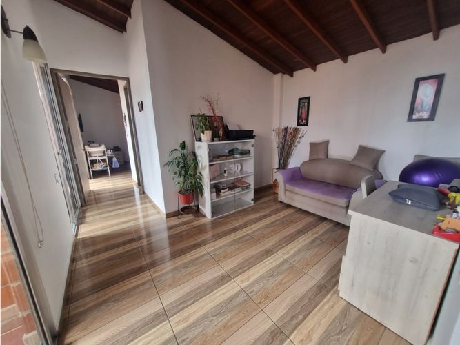 Apartamento de 3 alcobas en venta en Laureles, Medellín, 148 m² · foto 14 de 24