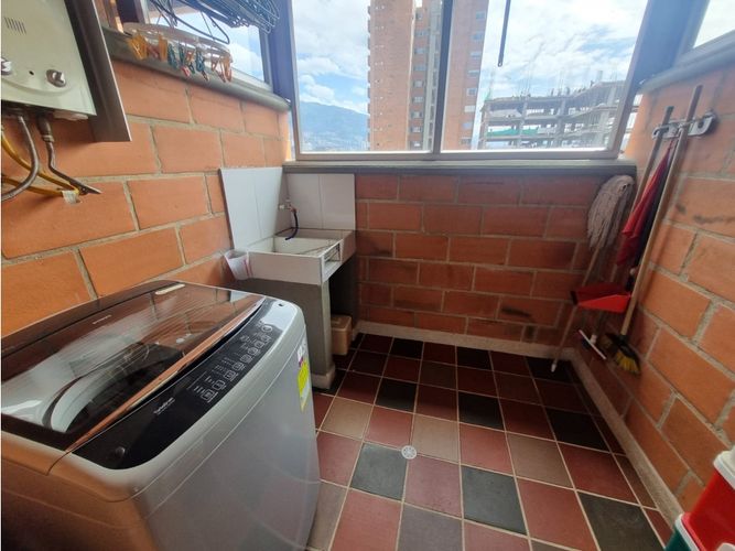 Apartamento de 3 alcobas en venta en Laureles, Medellín, 148 m² · foto 15 de 24