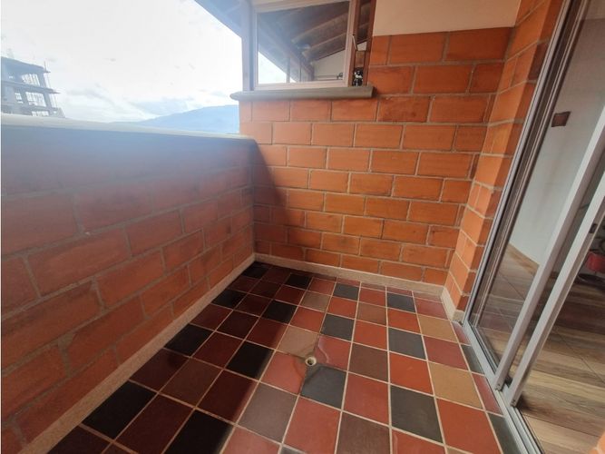 Apartamento de 3 alcobas en venta en Laureles, Medellín, 148 m² · foto 21 de 24
