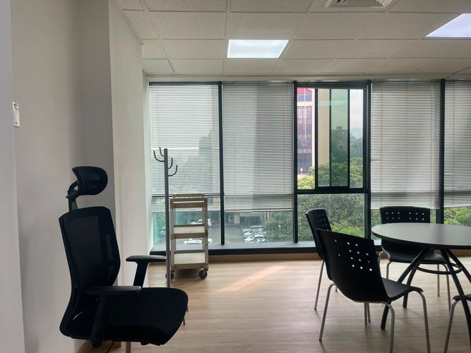 Oficina en venta en El Poblado, Medellín, 40 m² · foto 10 de 12