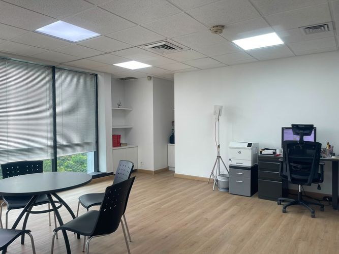 Oficina en venta en El Poblado, Medellín, 40 m² · foto 11 de 12