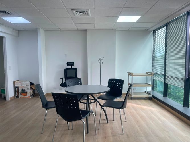 Oficina en venta en El Poblado, Medellín, 40 m² · foto 6 de 12