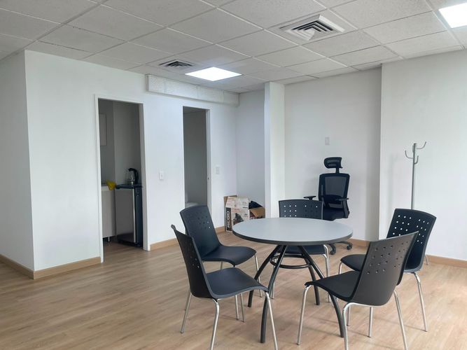 Oficina en venta en El Poblado, Medellín, 40 m² · foto 4 de 12