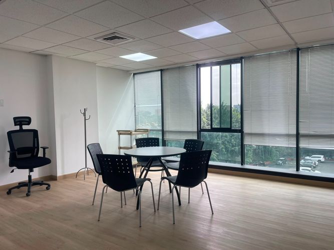 Oficina en venta en El Poblado, Medellín, 40 m² · foto 2 de 12