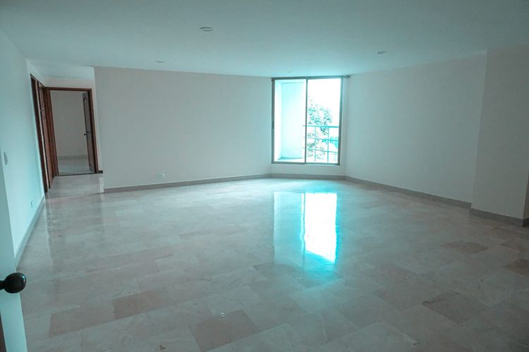 Apartamento de 3 alcobas en venta en Pinares, Pereira, 279 m² · foto 3 de 12