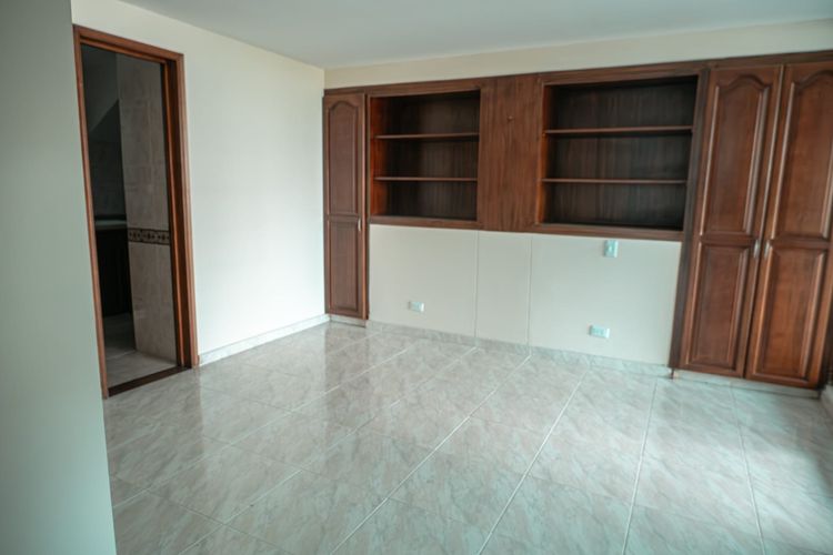 Apartamento de 3 alcobas en venta en Pinares, Pereira, 279 m² · foto 4 de 12