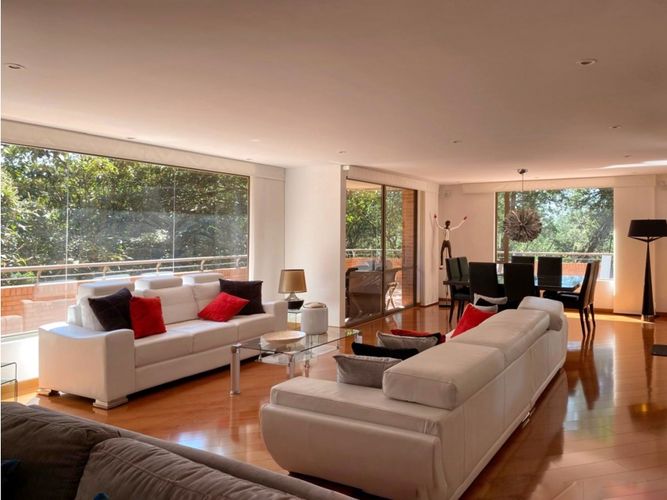 Apartamento de 4 alcobas en venta en Casablanca Suba Urbano, Bogotá, 274 m² · foto 2 de 23
