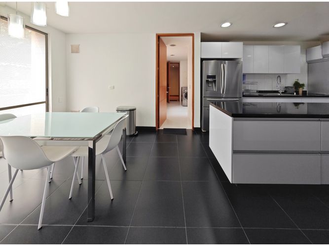 Apartamento de 4 alcobas en venta en Casablanca Suba Urbano, Bogotá, 274 m² · foto 9 de 23