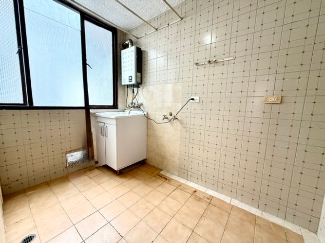 Apartamento en venta en Santa Barbara, Bogotá · foto 8 de 24