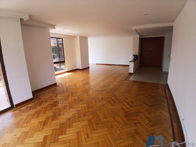 Apartamento en venta en El Poblado, Medellín 3