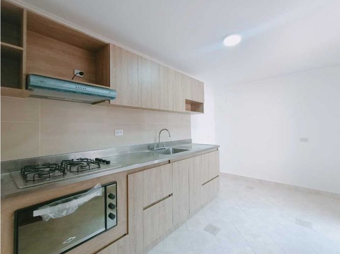 Casa de 5 alcobas en venta en La América, Medellín, 170 m² · foto 2 de 21