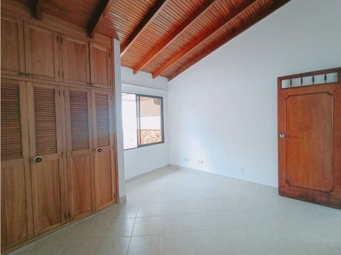 Casa de 5 alcobas en venta en La América, Medellín, 170 m² · foto 4 de 21