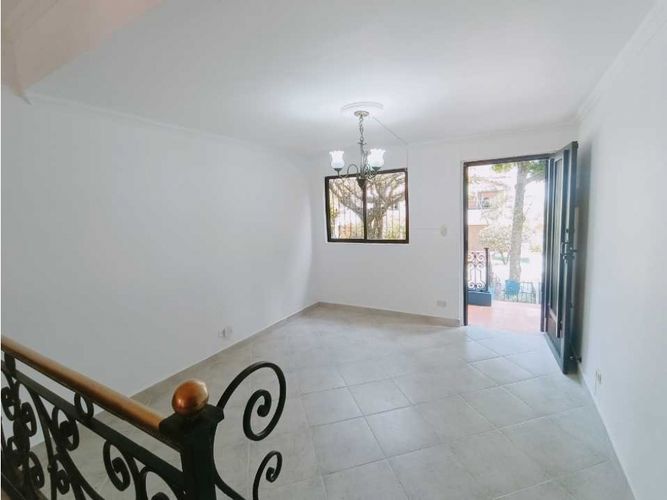 Casa de 5 alcobas en venta en La América, Medellín, 170 m² · foto 9 de 21